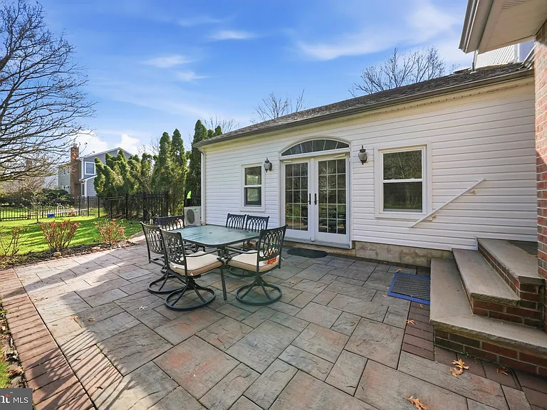 7 Monroe Pl — Photo 61