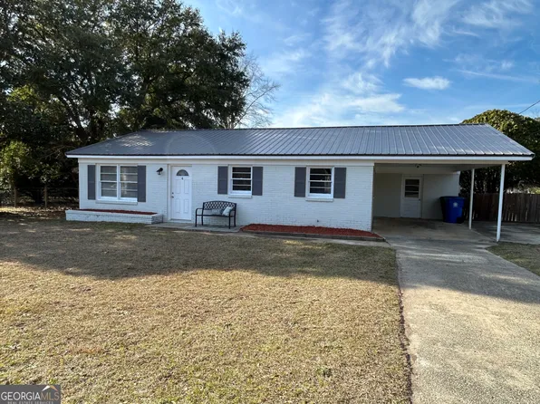 2207 Kings Dr, Dublin, GA 31021