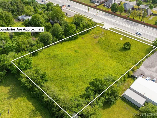 9930 N Garnett Rd E, Owasso, OK 74055