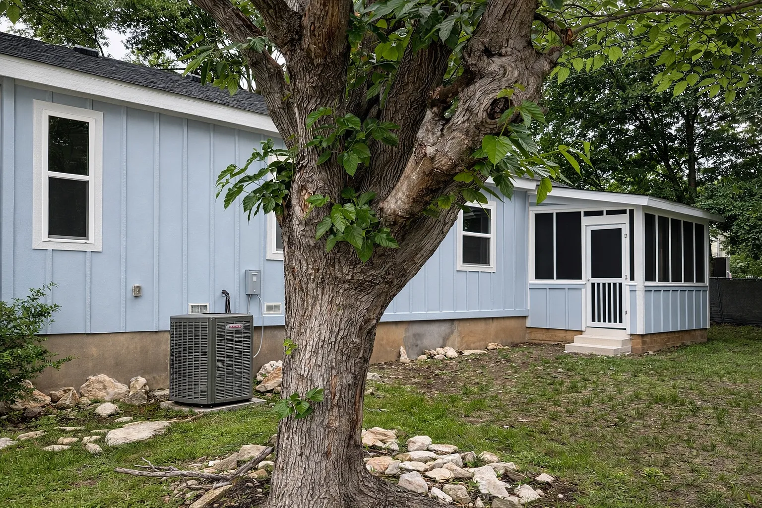 3 bed, 1232 sqft, $1,450 — Photo 3