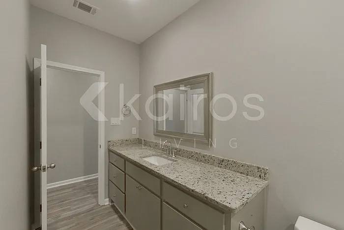 1708 Wilson Rd #A — Photo 8