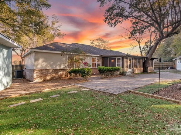 6604 Woodbrook Ct, Milton, FL 32583