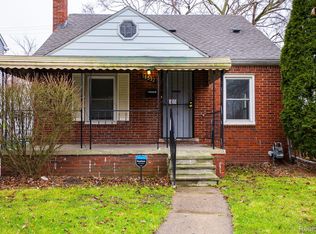 18532 Washtenaw St, Harper Woods, MI 48225