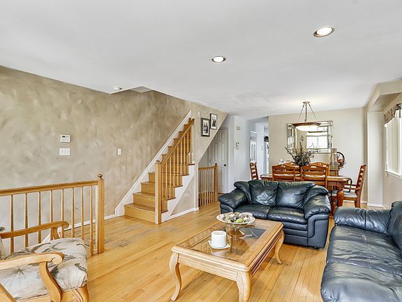 3rd image of 11 Kennington St