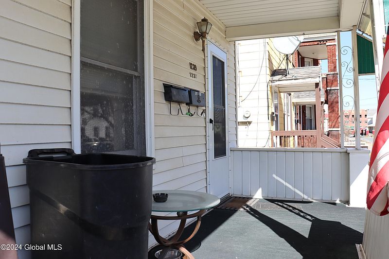 4th image of 1237-1239 5th Avenue