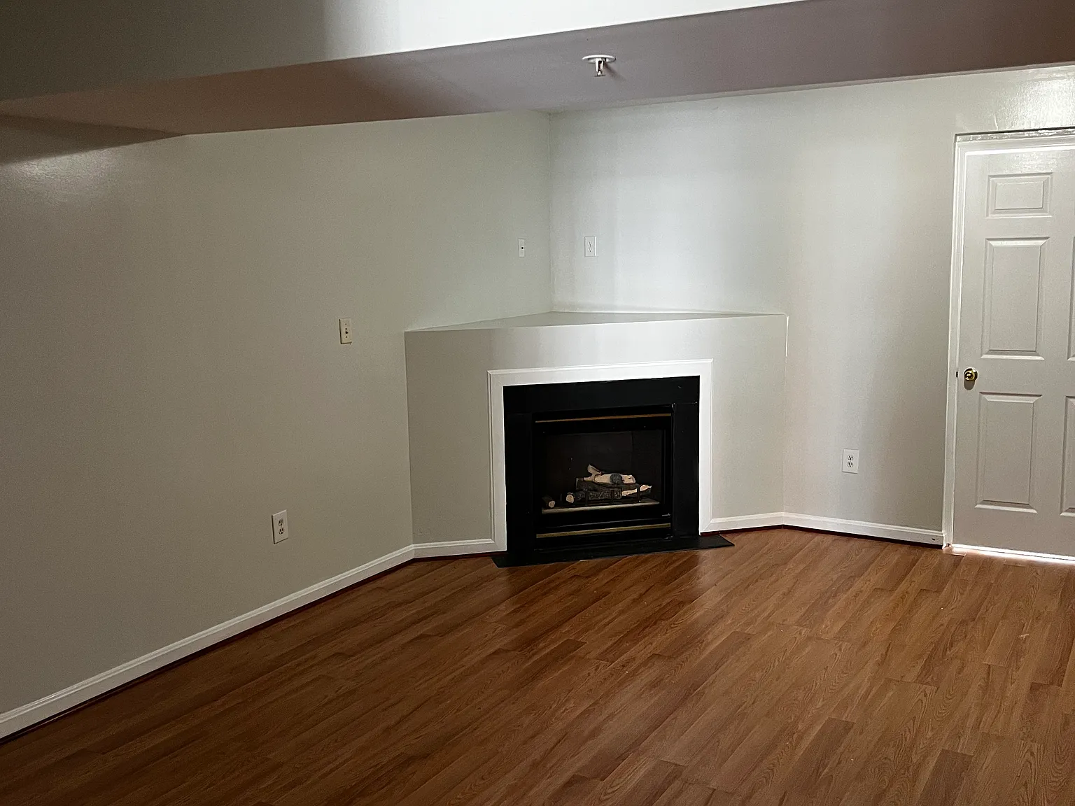 3 bed, 2.5 bath, 2502 sqft, $2,800 — Photo 4