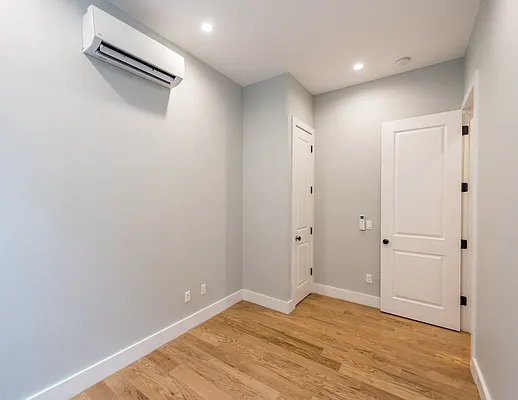 Rented by Nooklyn NYC LLC | media 12