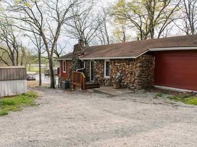 28327 Edgewater Dr, Warsaw, MO, 65355