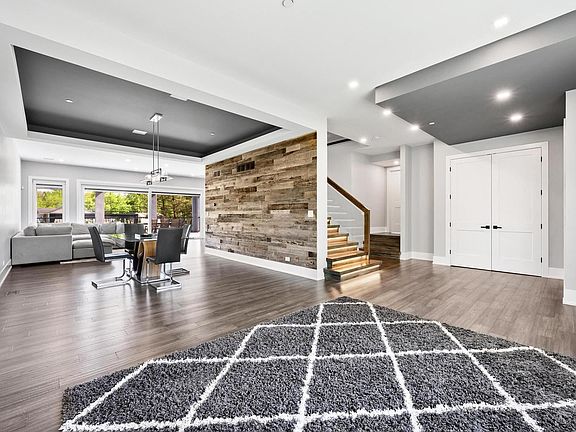 2nd image of 21W485 Terrace Dr