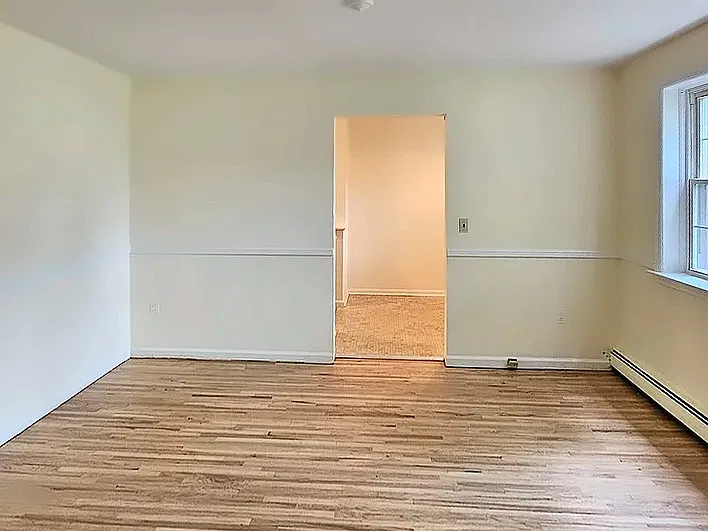 1 bed, 1050 sqft, $2,350 — Photo 2