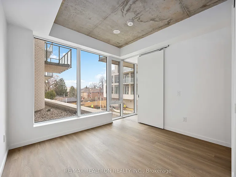 689 The Queensway #201 — Photo 14