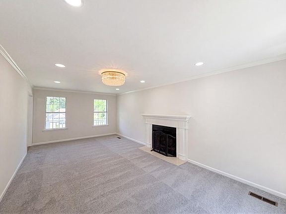 3rd image of 113 Ethel Ln