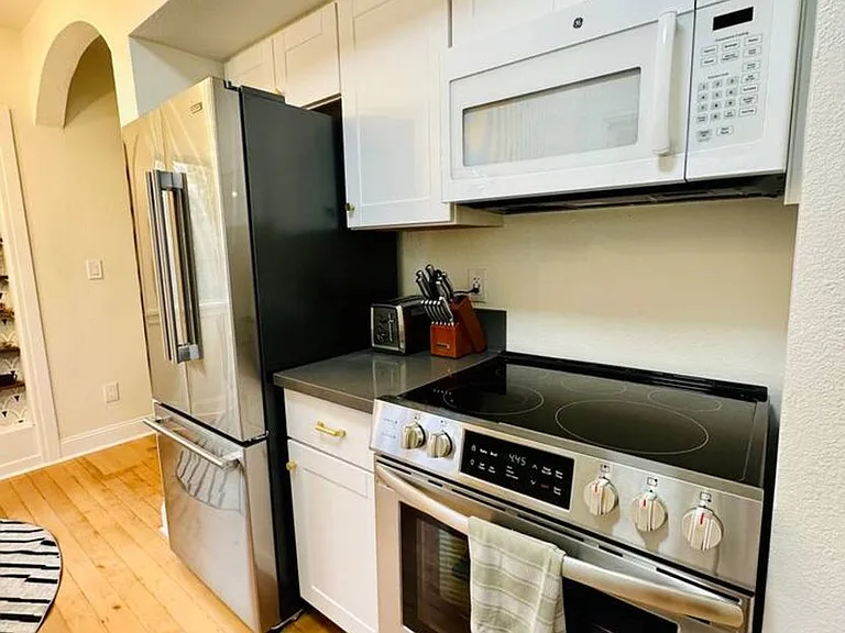 1295 Gordon Ave — Photo 6