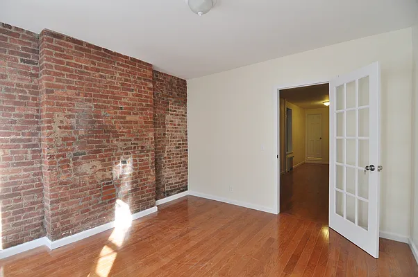 Rented by BLU Real Estate | media 19