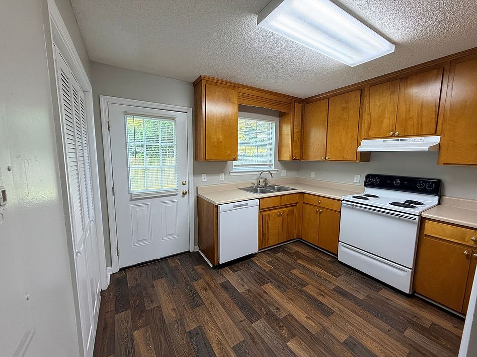 1st image of 427 E Main St