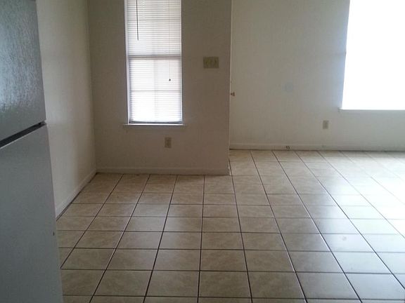 3rd image of 563 S 61st Ave