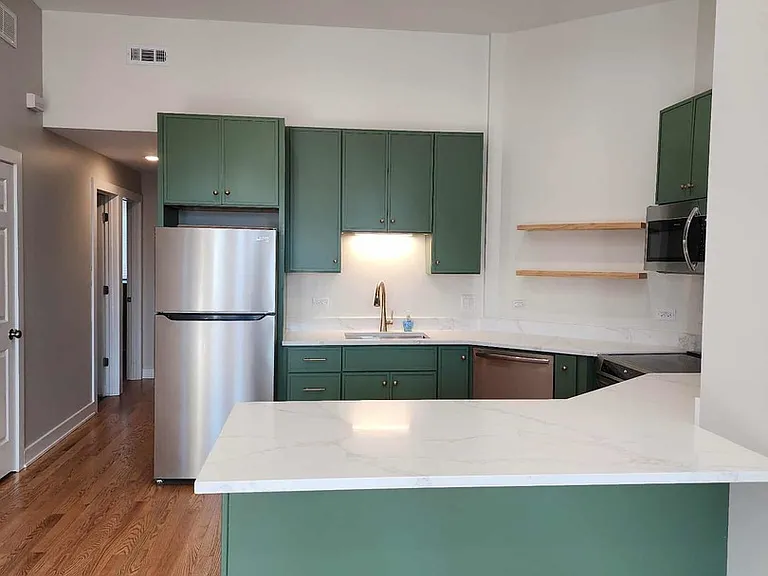 6321 S Eberhart Ave #2 — Photo 8