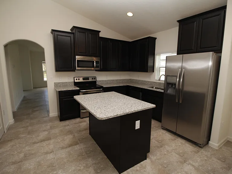 561 Dillard Dr SE — Photo 4