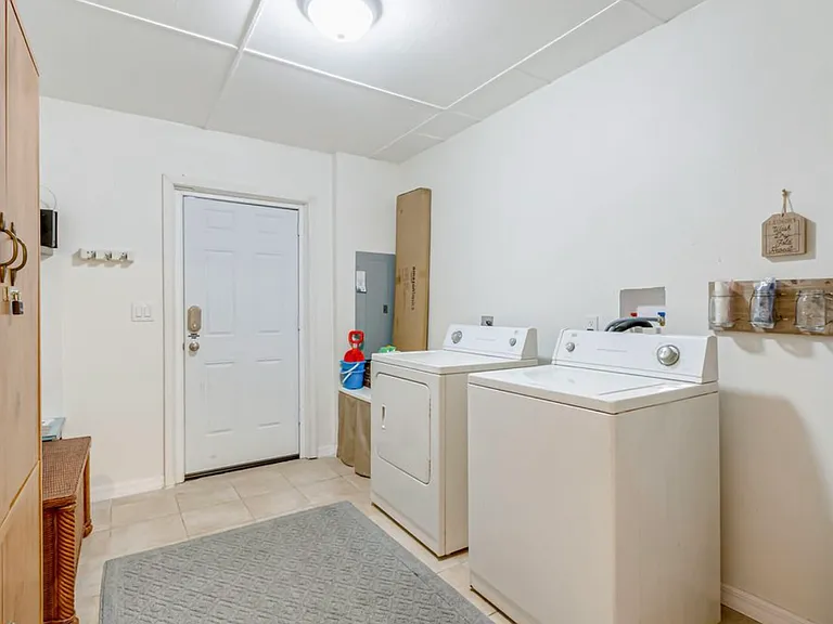 2876 Stearns Ave NE #1 — Photo 2