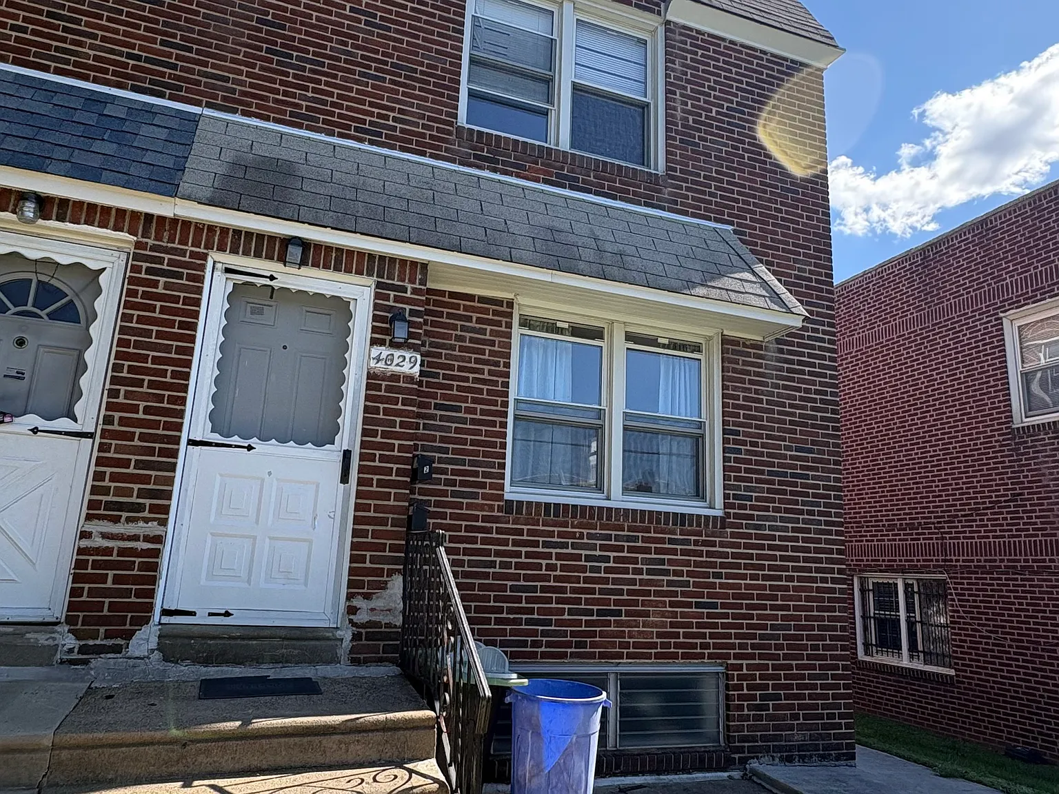 2 bed, 842 sqft, $1,325 — Photo 1