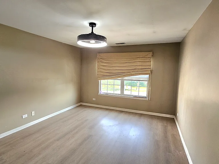 1421 Meadowsedge Ln — Photo 7