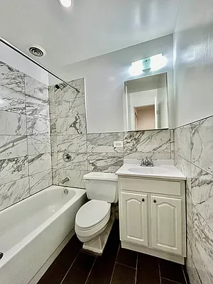 Rented by City Connections Realty | media 8