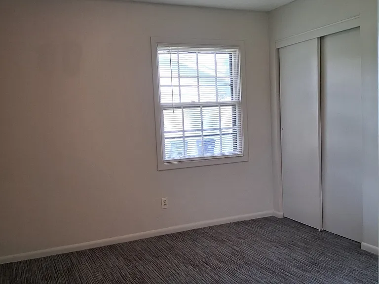 303 Allen Dr — Photo 7