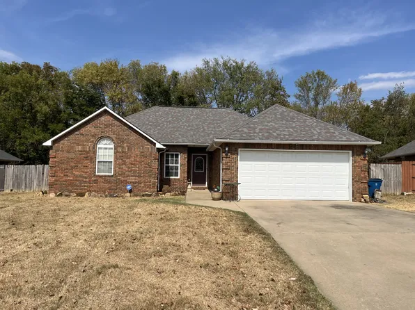 2241 Green Meadows Cir, McAlester, OK 74501