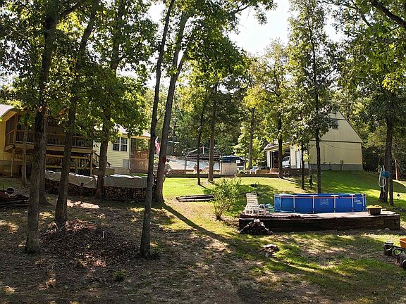 5th image of 937 Hemlock Ln
