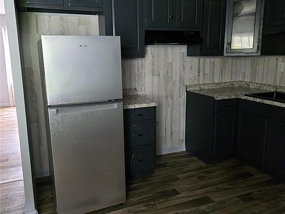 4th image of 909 Saint Matthew Dr