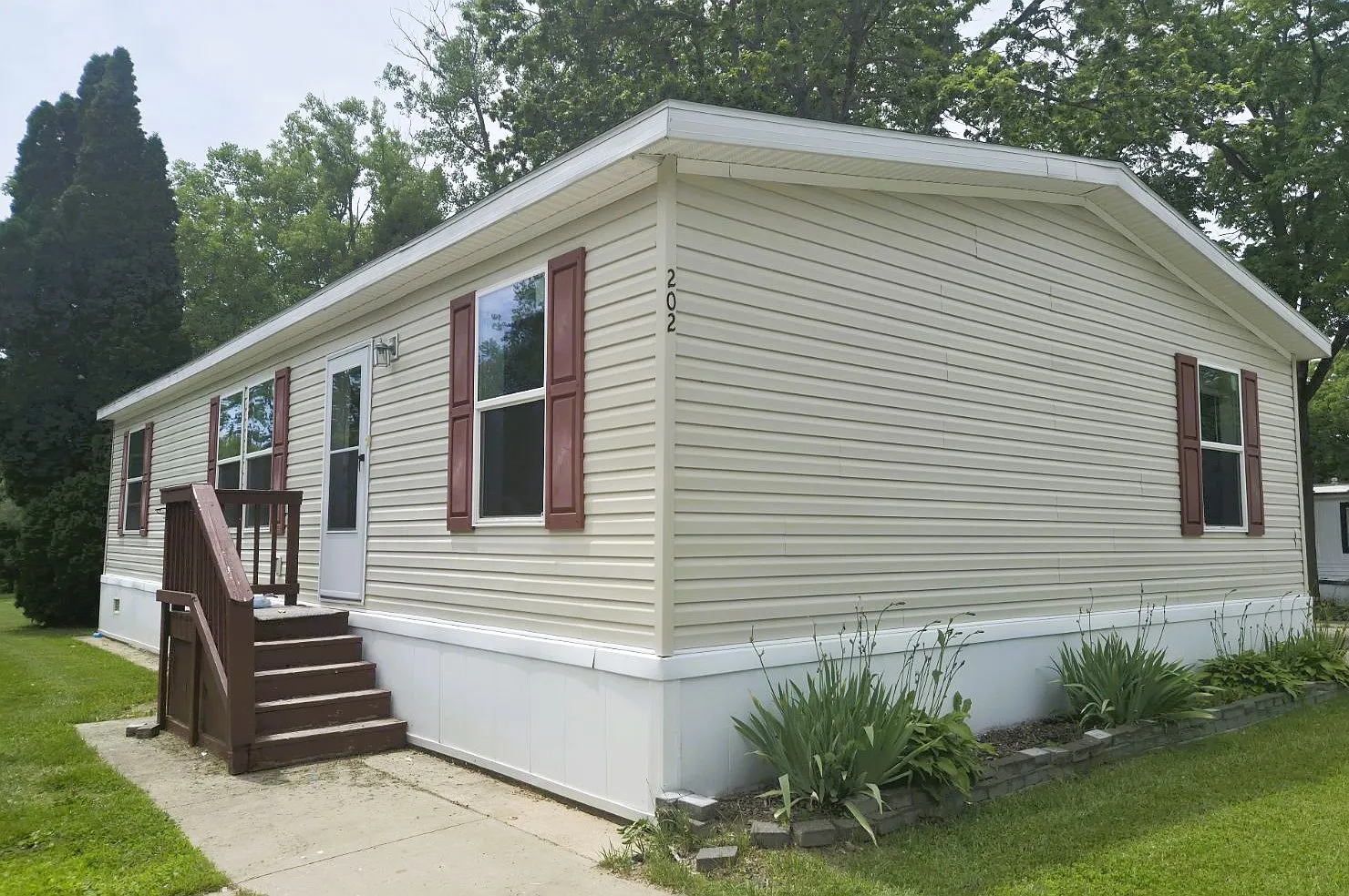 3 bed, 1344 sqft, $1,179 — Photo 1