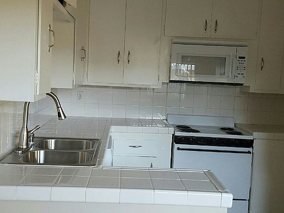3rd image of 7253 Variel Ave APT 21