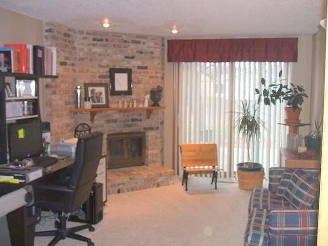 1st image of 323 Lakeview Dr