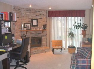 323 Lakeview Dr, Mason City, IA 50401