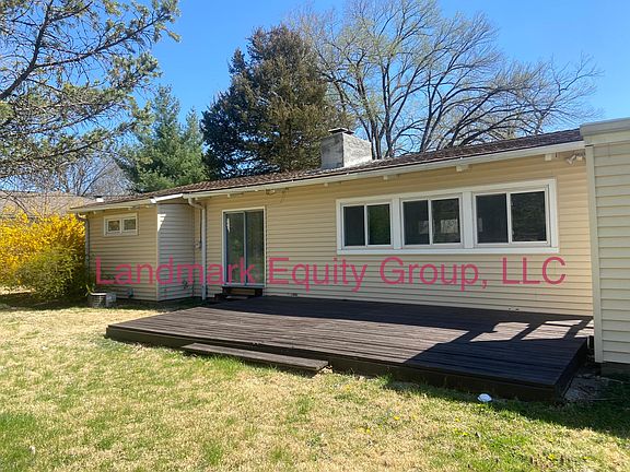 3rd image of 700 E 98th St