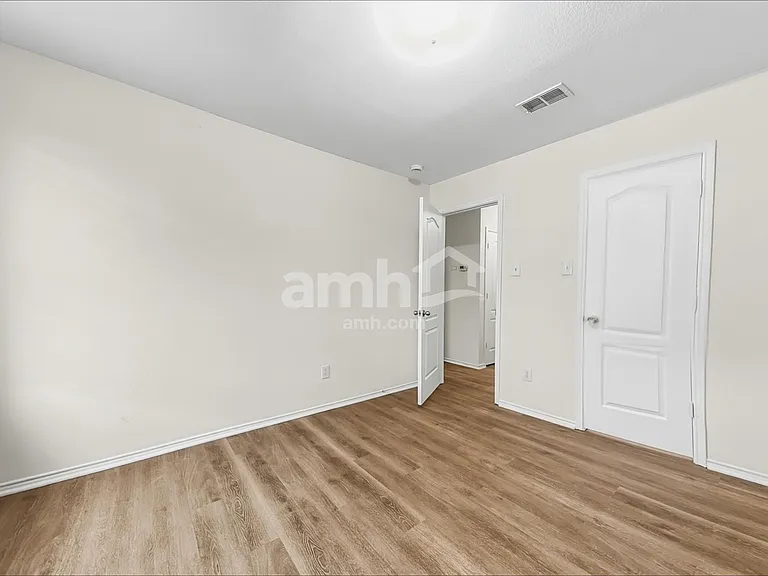 903 Plumeria Dr — Photo 15