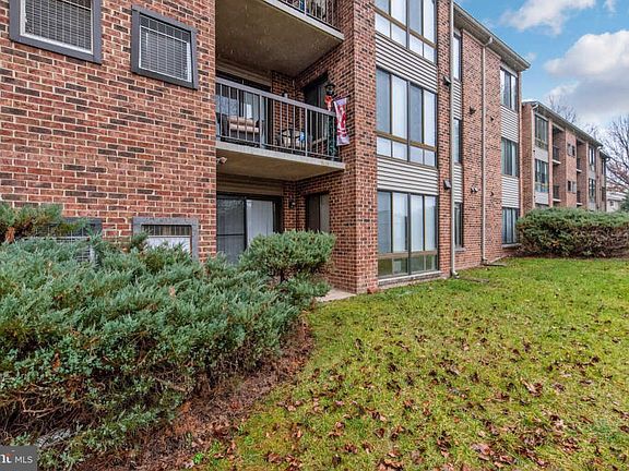 3rd image of 18020 Chalet Dr #17-102