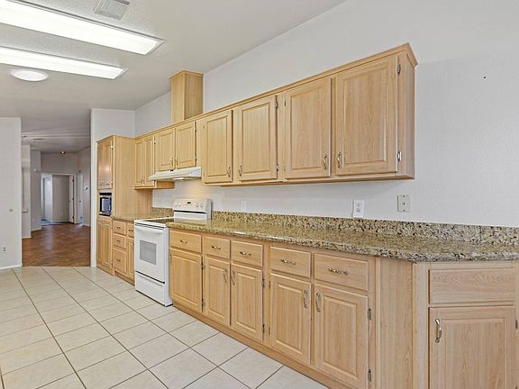 4th image of 2550 S Ellsworth Rd Unit 34