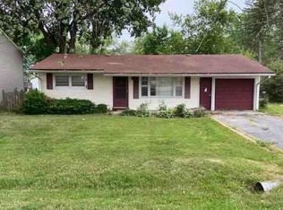1706 W Indian Ridge Dr, McHenry, IL 60051