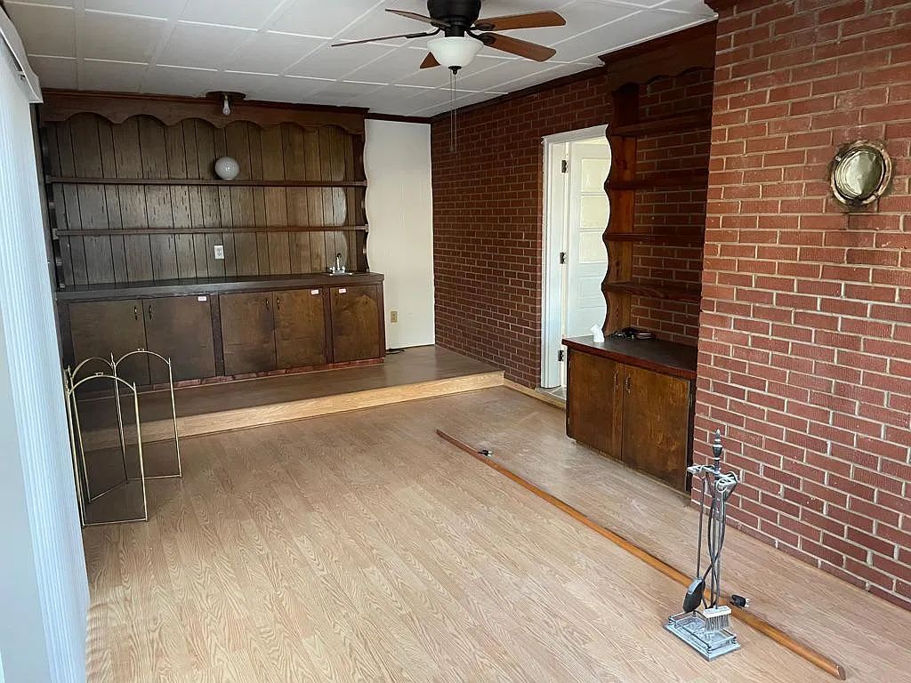 1717 Providence Rd — Photo 3