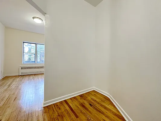 Rented by City Connections Realty | media 16