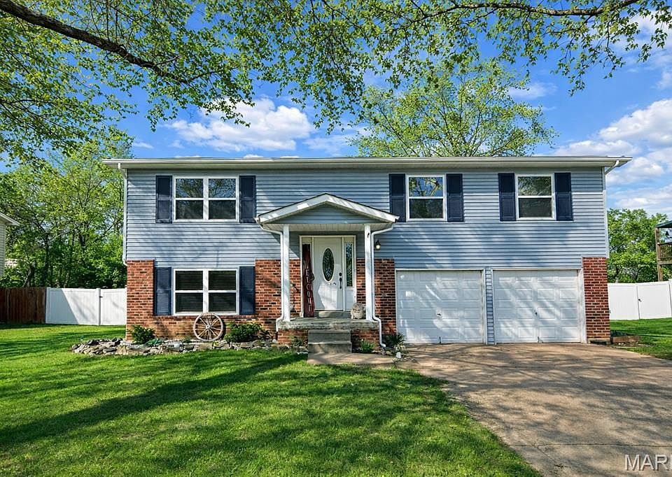 1st image of 8 Creekwood Dr