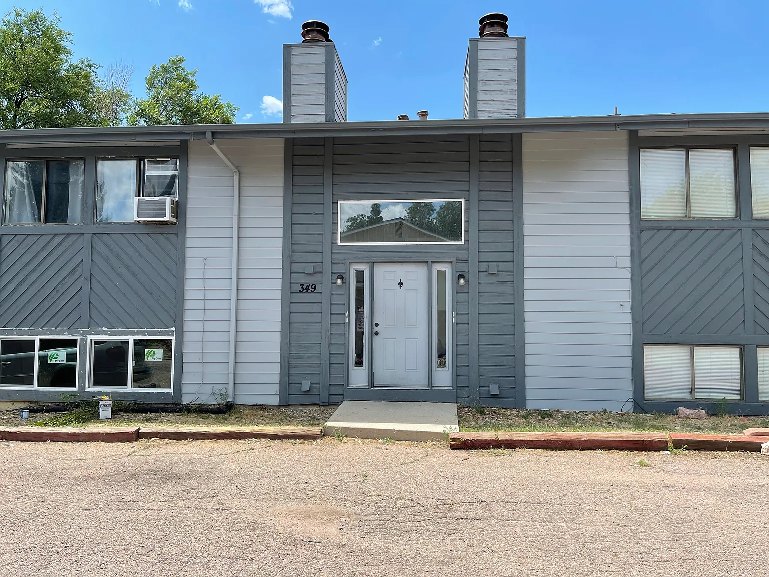 2 bed, 884 sqft, $1,061 — Photo 2