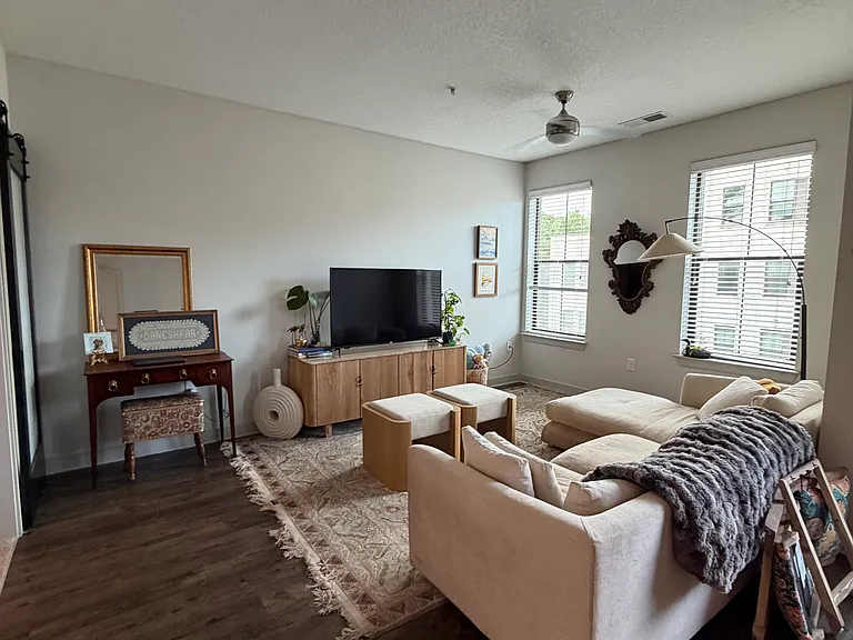 1401 Shucker Cir #309 — Photo 1