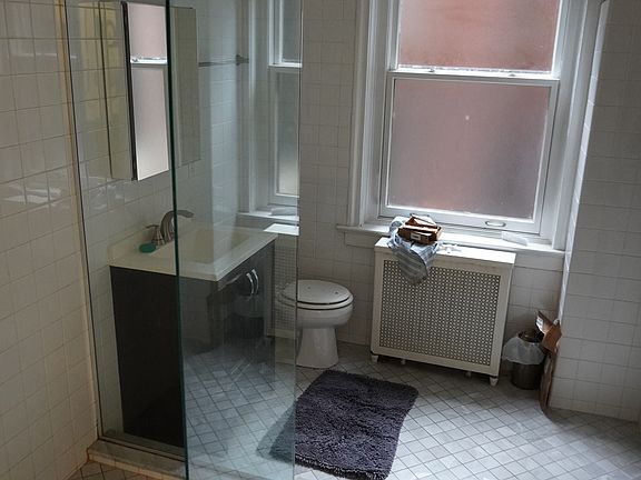 5th image of 534 W Stratford Pl APT 1E