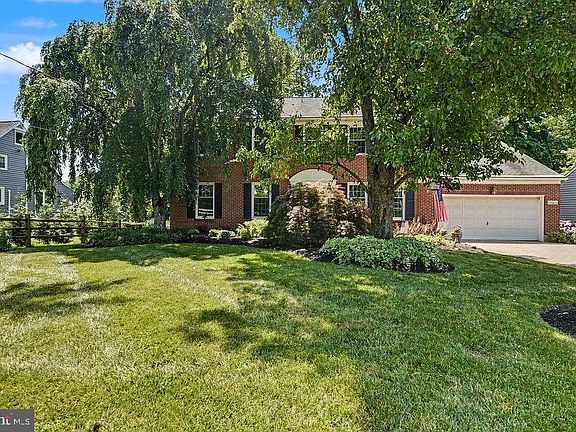 3rd image of 216 Old Mill Ln