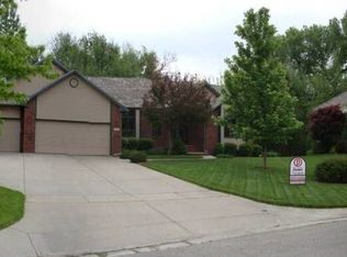 7605 Meadow Knoll Ct, Wichita, KS 67205