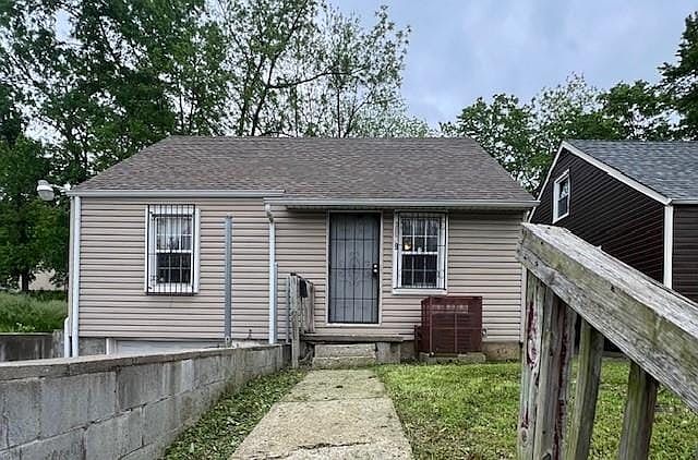 1st image of 2829 Van Brunt Blvd