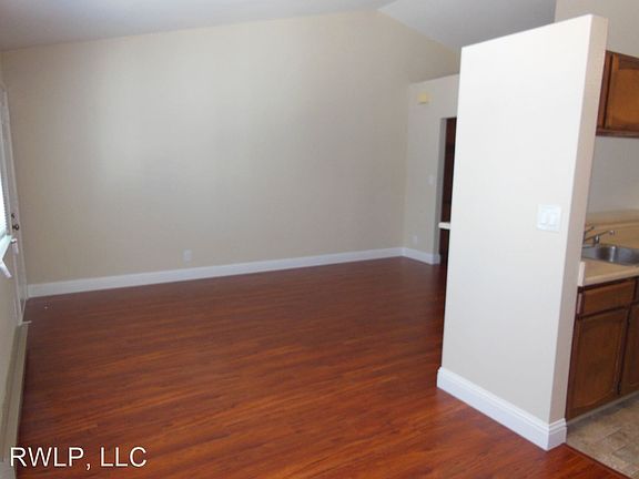 5th image of 400 Laurel St APT 212