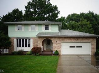 1032 Romary Ln, Louisville, OH 44641